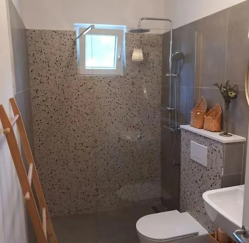 Petra's House * Komaji